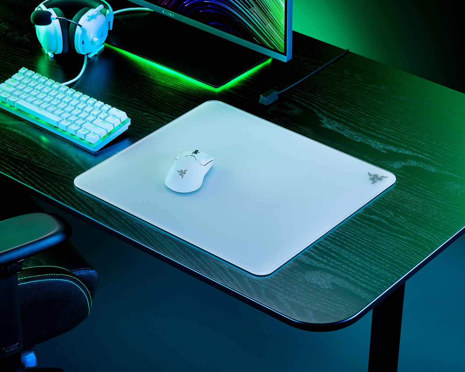 Razer Atlas Glass Mousepad - White - MaxGaming.com
