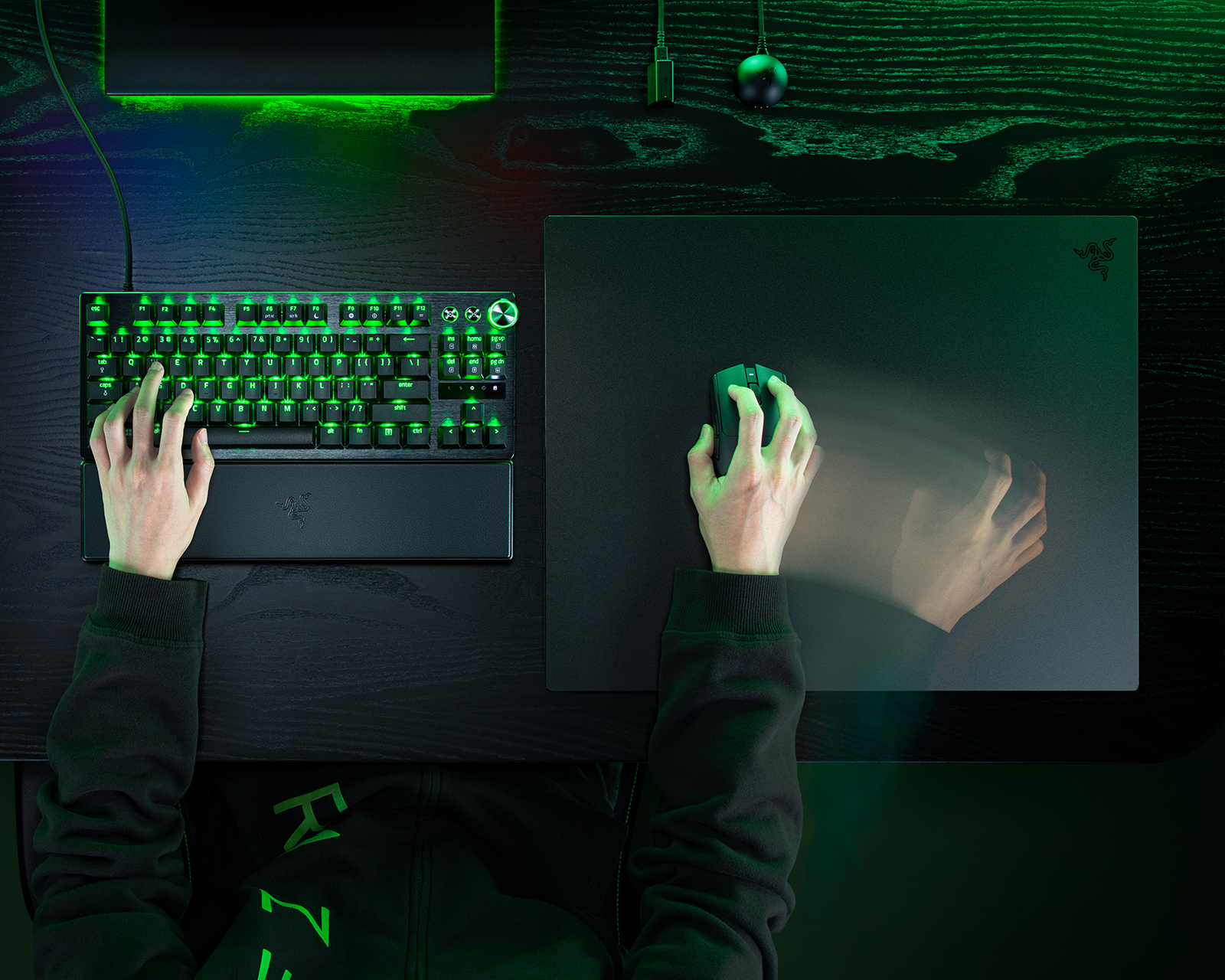 Razer Atlas Pro Glass Mousepad - Black - MaxGaming.com